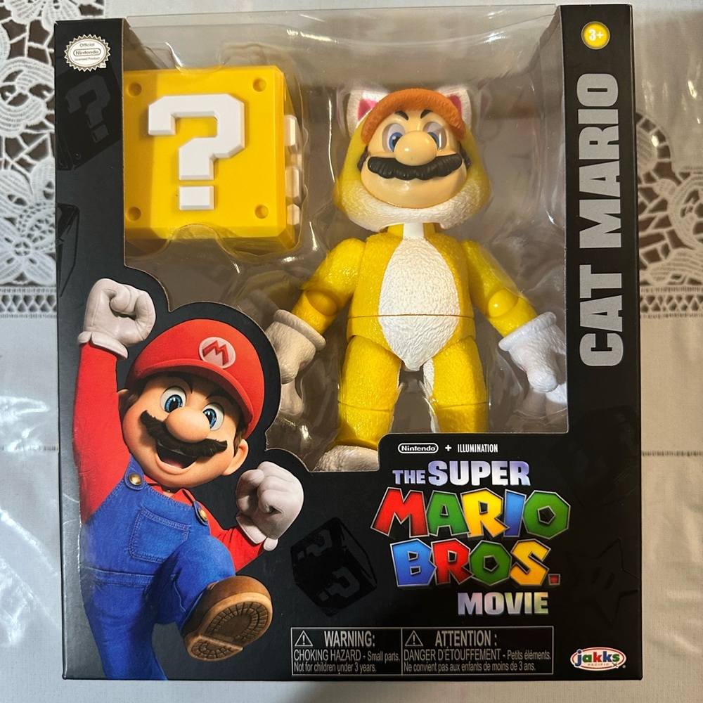 Super Mario Bros - 5 Inch Cat Mario with Question Box Accessory